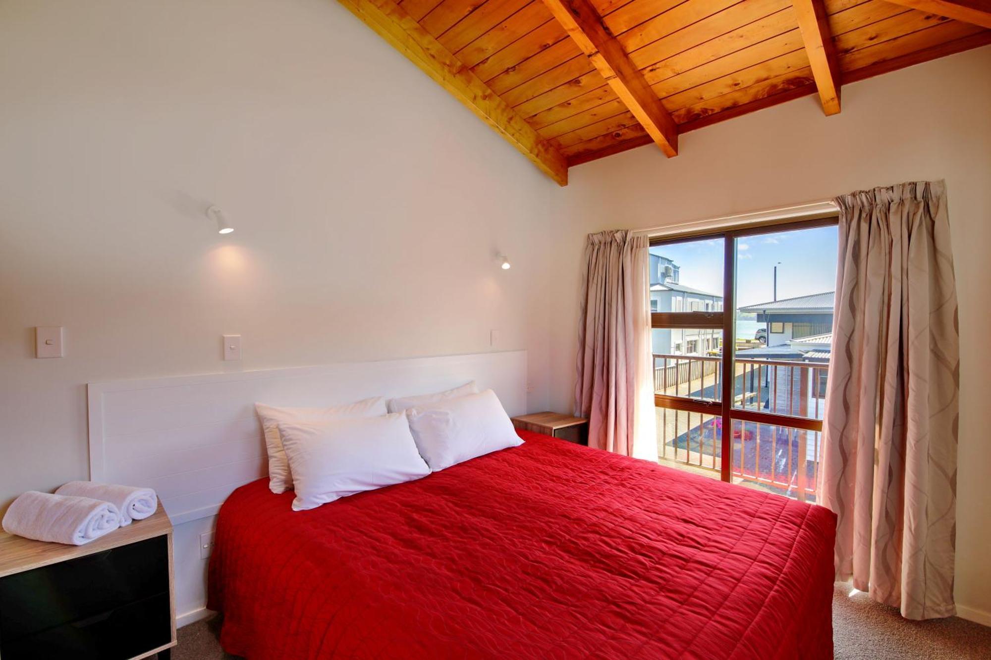 Blue Marlin Apartments Whitianga Kültér fotó